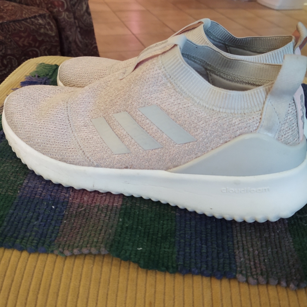 Ladies Adidas Tennis Shoes,,sz. 10